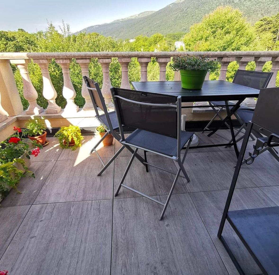 Hebergeneve Les Terrasses Gex Exterior foto